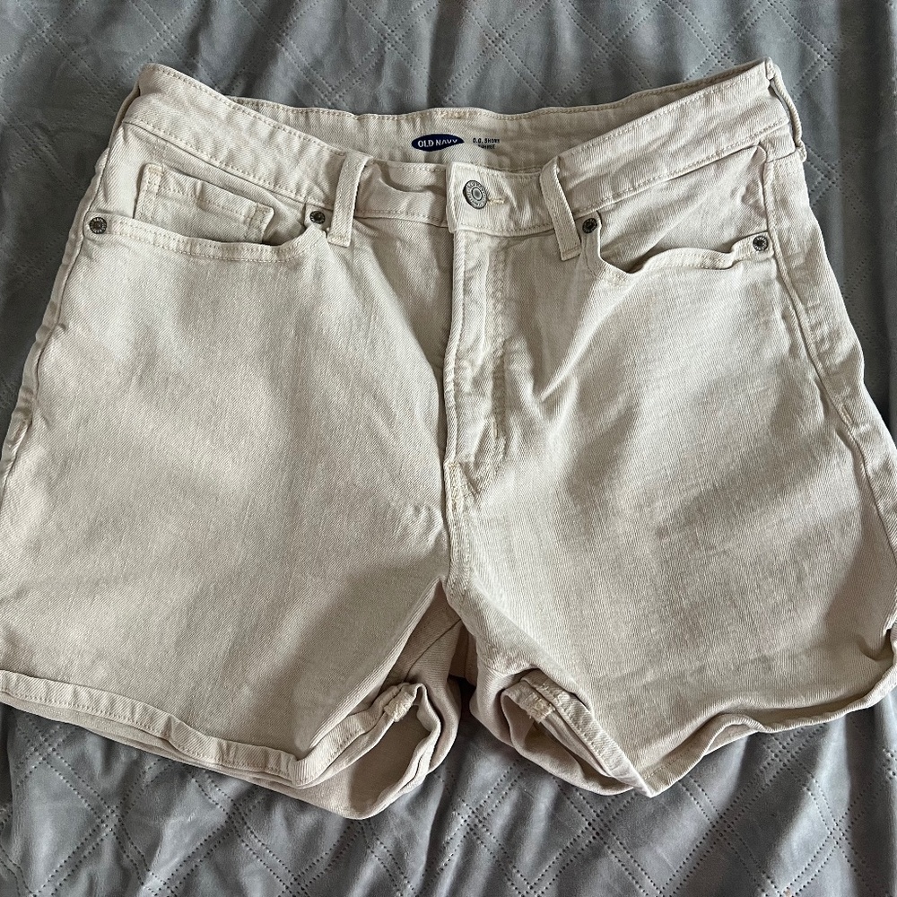 Old Navy Women's Off-White Jean Shorts Size 12